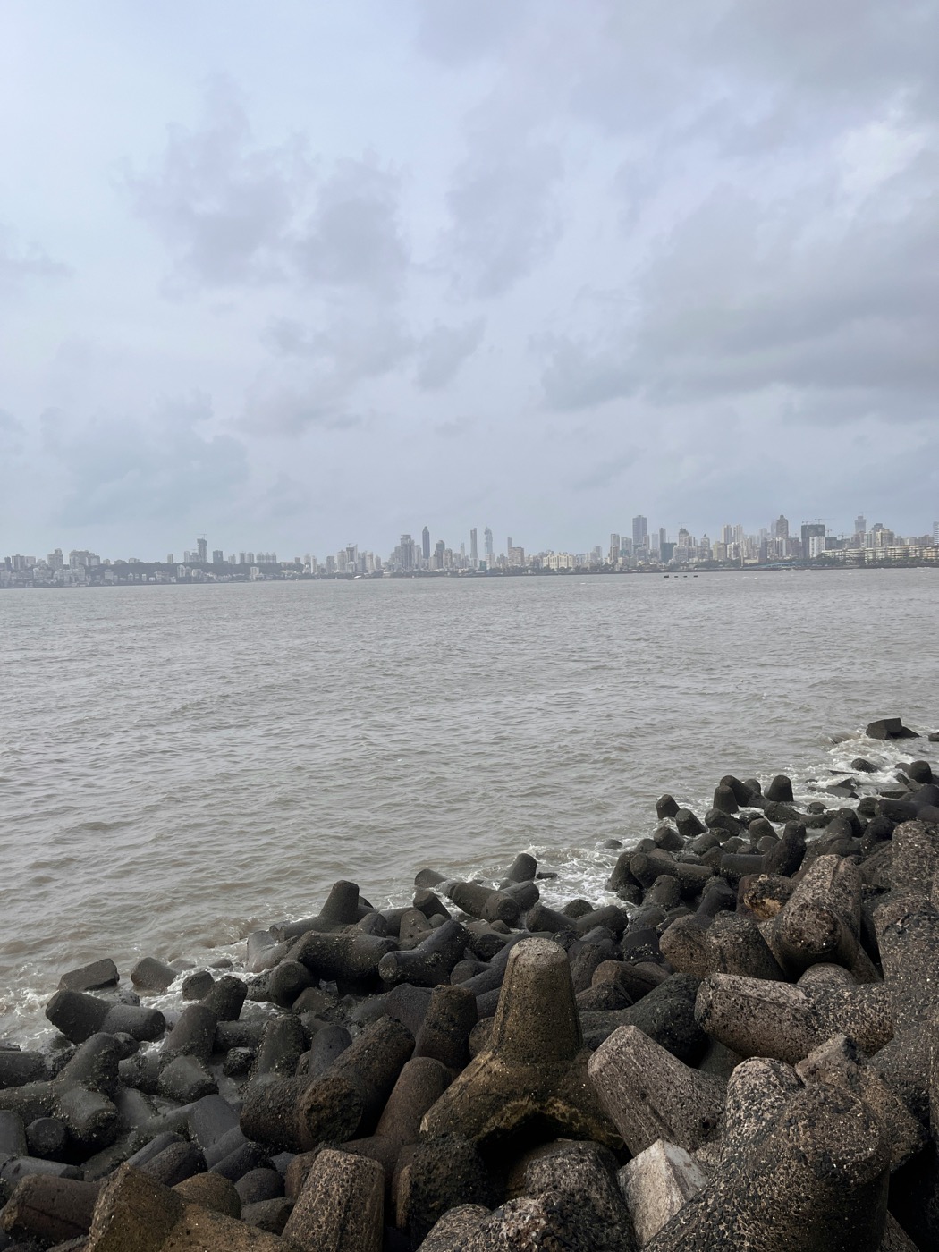 Marine Drive Mumbai — Queen's Necklace seafront promenade